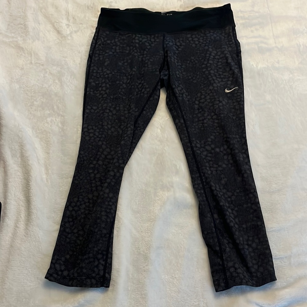 Nike Dri-Fit Cropped Leggings